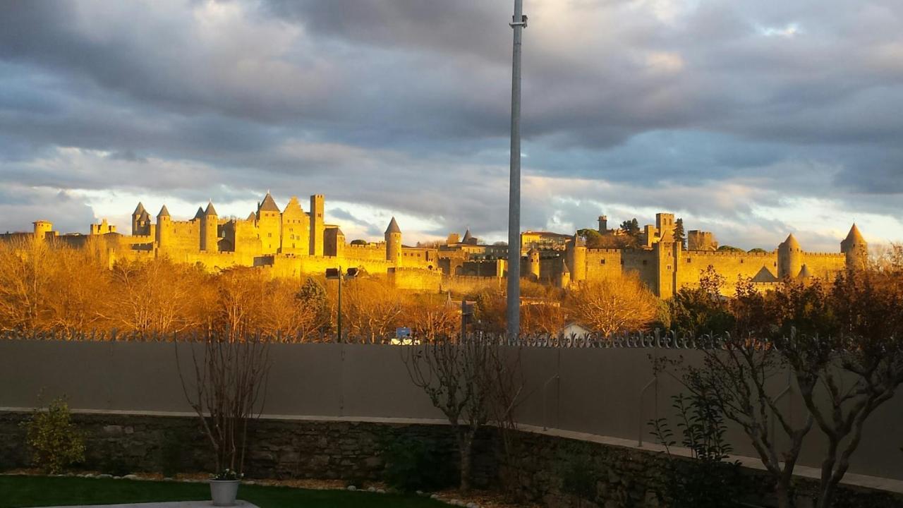 Bed and Breakfast Sur Le Quai Carcassonne Exterior foto